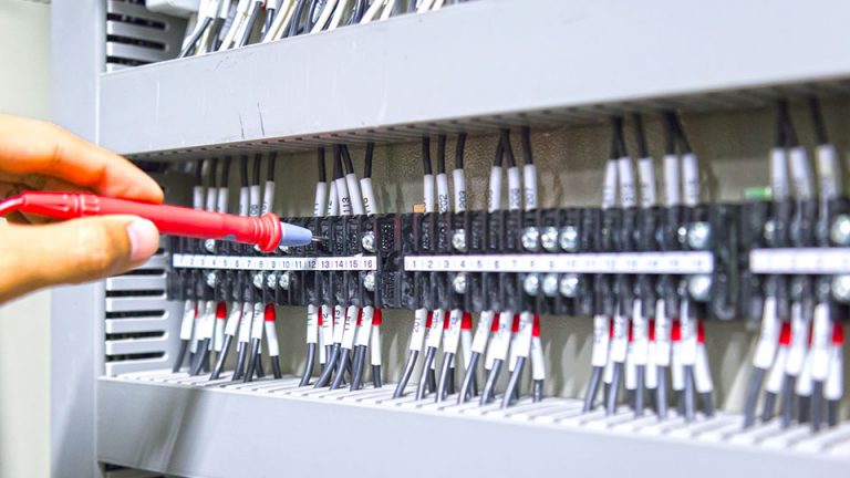 בדיקת לוח חשמל